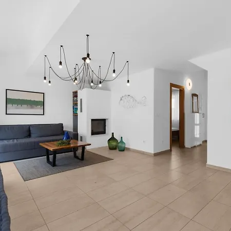 Valencan 2b Villa Peroj