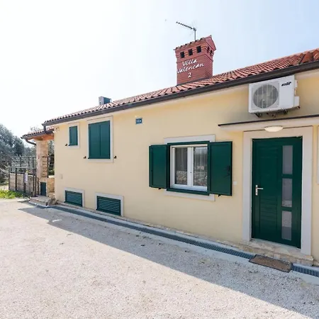 Valencan 2b Villa Peroj