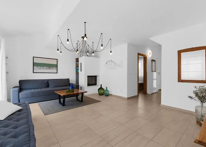 Valencan 2b Villa Peroj