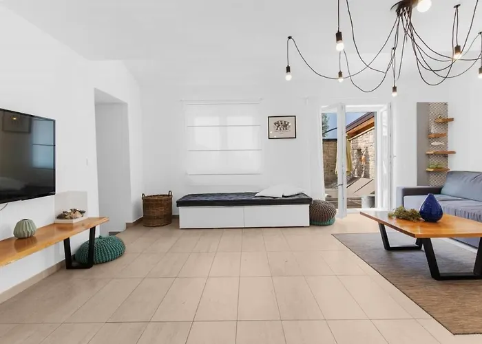 Valencan 2b Villa Peroj