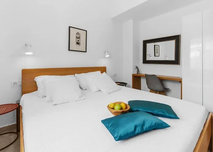 Valencan 2b Villa Peroj